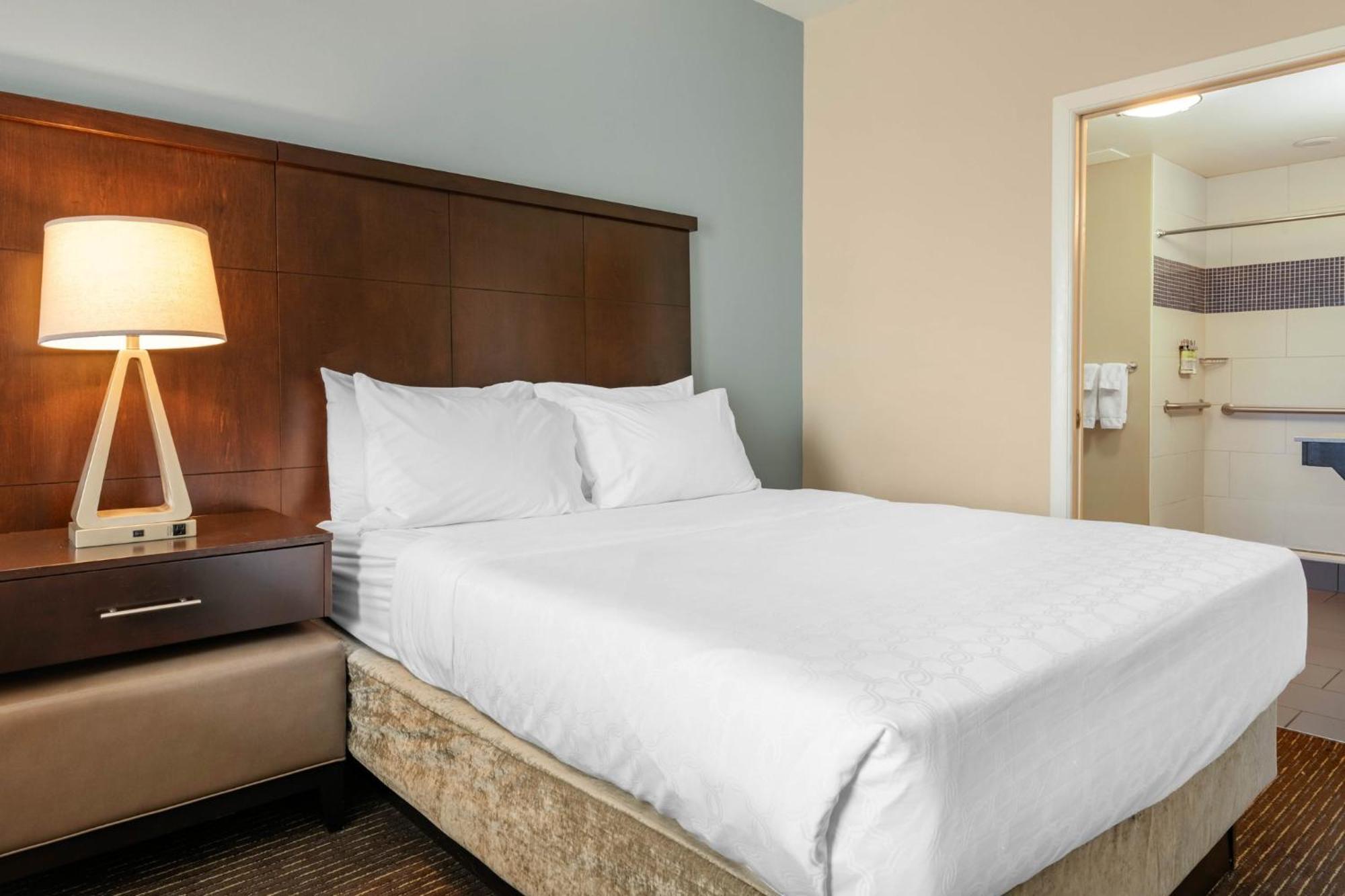 Staybridge Suites St. Petersburg Fl By Ihg Екстериор снимка