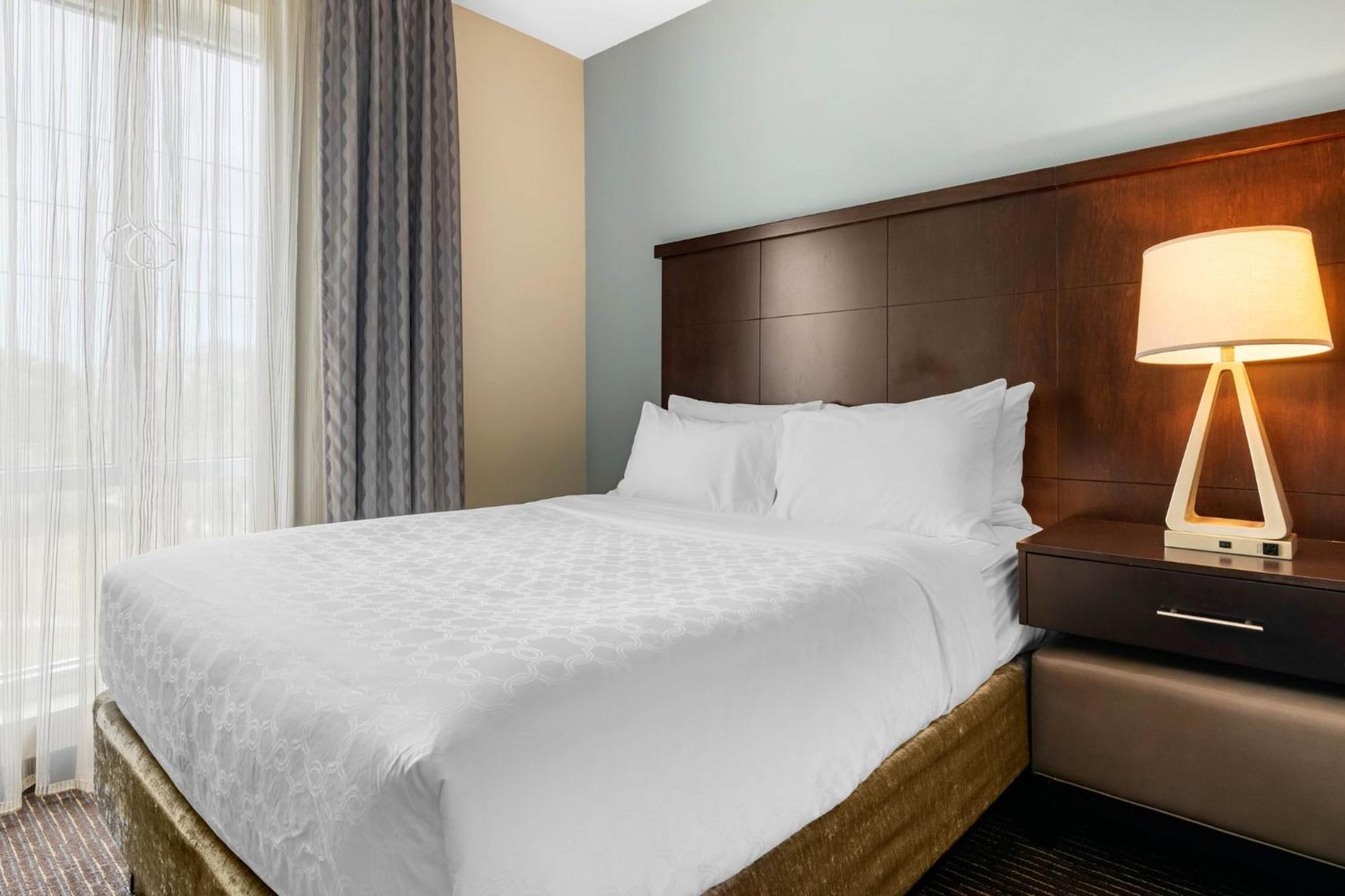 Staybridge Suites St. Petersburg Fl By Ihg Екстериор снимка